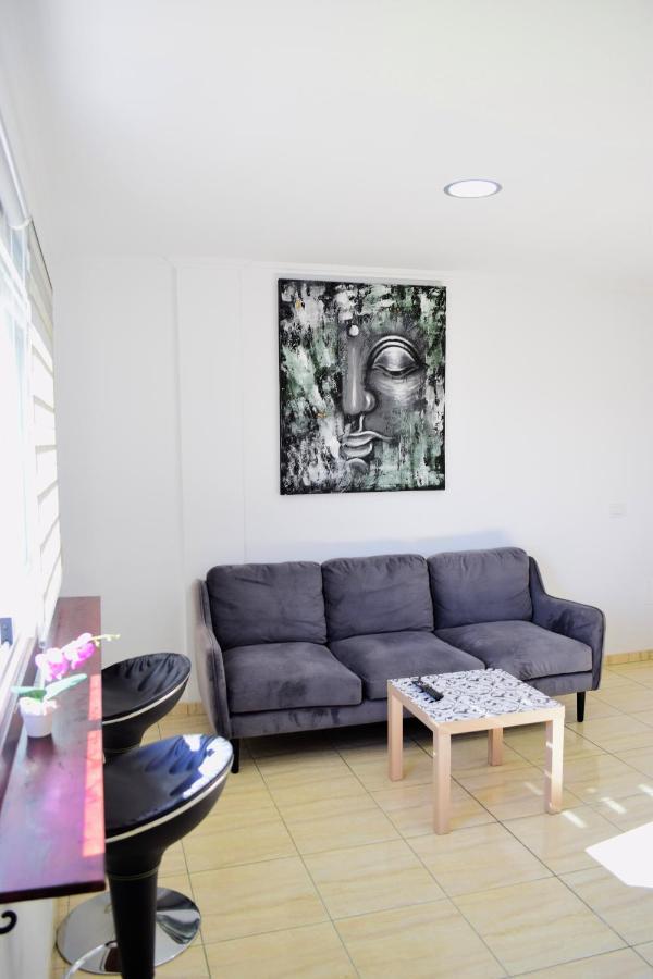 Cataleya'S Southairportflat Panoramic Views 24 H Check In & Pick Up Service 산이시드로 외부 사진